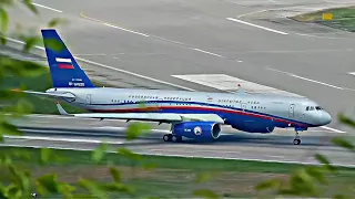 Ту-214 Ювелирная посадка самолета. Серебристый с синей волной.