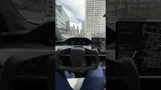 ✅ Tesla Model S Plaid Cruises Hands Free Through The City 🚣‍♀️ #Shorts