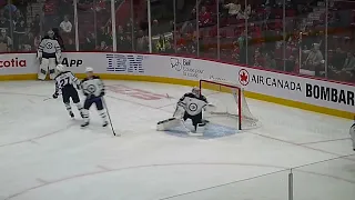 Winnipeg Jets goalie Connor Hellebuyck warms up 1/17/23