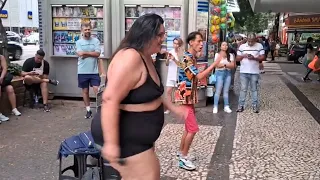 OLHA A HORA QUE A LACRAIA PERDEU A CABEÇA E VOA NO PESCOÇO DA JOEMA DA AVENIDA PAULISTA KKKK