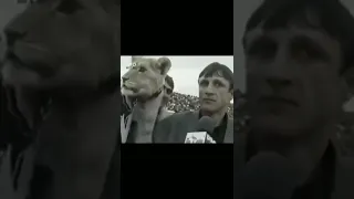 meme lion microphone