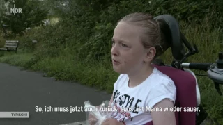 Typisch! Emilia Vom Rollstuhl auf das Pferd