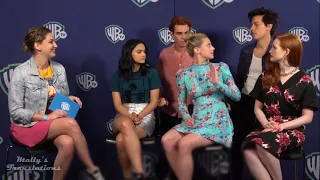 "Non volevo stare nudo all'aperto" il Cast di Riverdale al Comi-Con19 || SUB-ITA