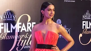 Deepika Padukone Stunning Look at Filmfare Glamour & Style Awards 2019