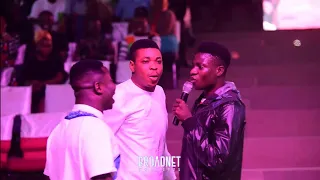 MC REMOTE VS WOLI AGBA AND DELE ... REMOTE IS USING YINKA AYEFELE PLAYING GAME ON STAGE