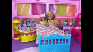 Novelinha da Barbie: rotina de sábado da família da Barbie.