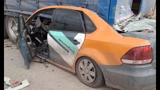 Пошёл на опережение: 19-летний парень на Volkswagen влетел в фуру под городом Горячий Ключ