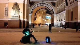 Kino - "Звезда По Имени Солнце", музыкант Николай Музалёв на Дворцовой площади в Санкт-Петербурге...