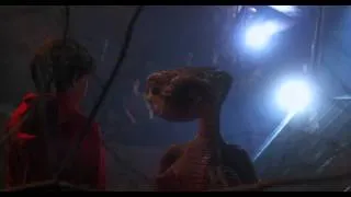 E.T., el extraterrestre(1982) - Escena final: "Estaré aquí mismo"