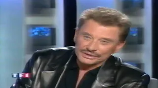 Johnny en interview plateau pour le Dakar et annonce de son retour sur scène (23.12.2001)