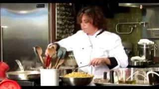Dolce Debbie makes Pasta Bolognese