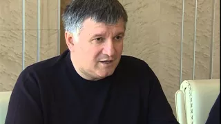 Арсен Аваков: «На транспортних засобах повинні бути виключно державні реєстраційні номерні знаки»