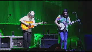 Billy Strings smokes "Ernest T. Grass" 9/13/22 Bridgeport, CT