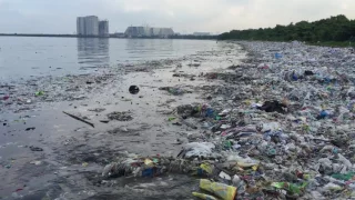 Plastic Pollution in Manila, Philippines