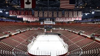 The final minute of play at The Joe Louis Arena