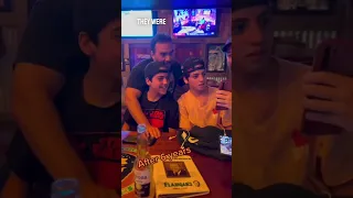 He surprised his brothers he hasn’t seen in over 6 years in a photobomb 👏❤️