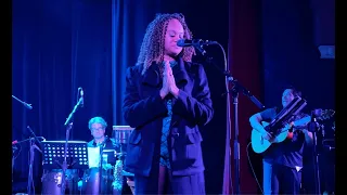 Just The Way You Are (Billy Joel) - Lois Mahalia (Live at the Alcazar Theatre)