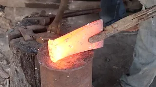 Blacksmithing | Forging An Old Axe