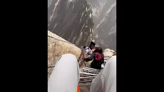 The arduous downhill road of Mount Hua#Shorts #amazingchina