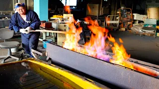 The process of making a Japanese tuna knife. A blacksmith who has been making knives for 65 years.