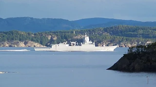 KNM "Roald Amundsen" F-311 - Hjeltefjorden 11.11.2018