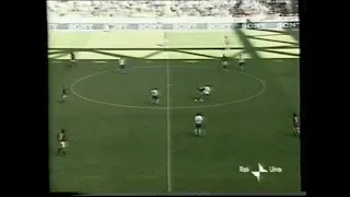 Rivaldo with Milan / Amazing move dribbling 4 players and hit the post