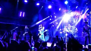 The Darkness - I Believe In A Thing Called Love LIVE @ Thetford Forest 14.7.12