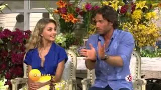 Sebastián Rulli narra lo que sucedió cuando se cayó con todo y Angelique Boyer en brazos, grabando u