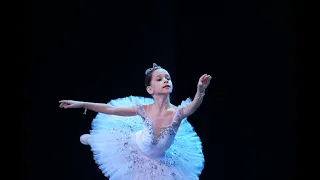 Школа классического балета "Little swan", Минск. Вариация Маши из спектакля  "Щелкунчик"