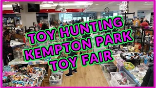 RETRO TOY HUNTING TO KEMPTON PARK TOY FAIR. THE TOY SHOW WAS FULL OF VINTAGE TOYS!