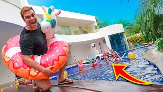 LUCCAS FEZ UMA GINCANA EM CASA NA PISCINA !!!