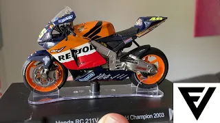 Valentino Rossi - World Champion 2003 - Honda RC 211V - MotoGP - Diecast 1/18