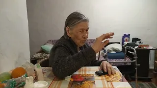 Бабушка рассказывает про конную молотилку