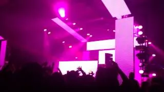 TJR playing Ah Yeah Remix Live