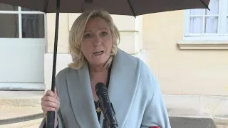 Marine Le Pen déplore un "sentiment d'atonie" à la sortie d'un entretien avec Borne | AFP Extrait