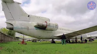 Подъём самолёта Як-42 для ремонта шасси