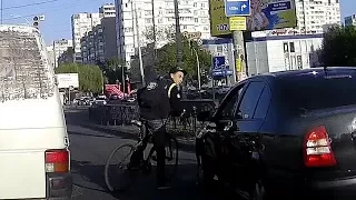 Велосипедисты атакуют『Taxi Kiev』