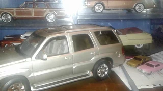 2002 Cadillac escalade diecast 1:18 by Anson