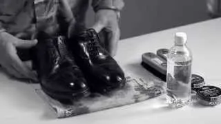 THE PERFECT GUARDSMAN SHOE SHINE