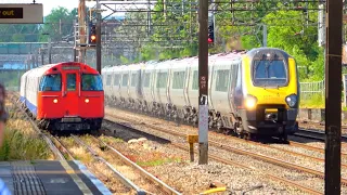 Trains at South Kenton - 16/06/23