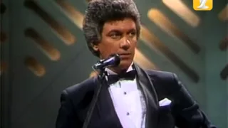 Antonio Vodanovic recibe una merecida Gaviota de Plata - Festival de la Canción de Viña del Mar 1986