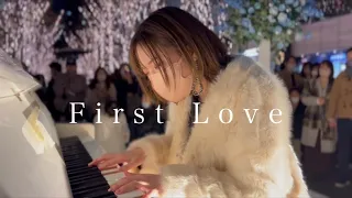 【美しすぎるストピ】宇多田ヒカル「First Love 」弾いてみた［丸の内ストリートピアノ］