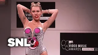 Miley Cyrus Backstage at the 2013 VMAs - SNL