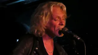 Graeme Clark & Fiona Cuthill - Fall to Pieces (Live @ The Tunnels, Bristol)