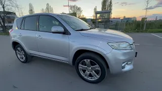 REVIEW TOYOTA RAV4