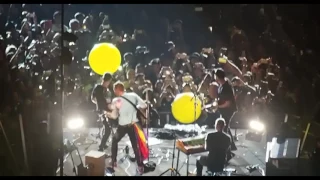 Coldplay - Don't Panic (Live in Singapore 2017)