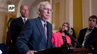 Mitch McConnell freezes mid-speech at US Capitol