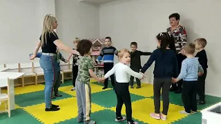Ігровий танок «Тітонька весела» для дітей середнього та старшого дошкільного віку