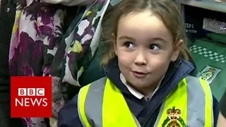 This 4 year old called 999 & saved her mum's life - BBC News