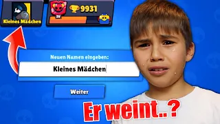 ich ändere den Brawl Stars NAMEN von meinem KLEINEN BRUDER PRANK!! (ER WEINT..?)